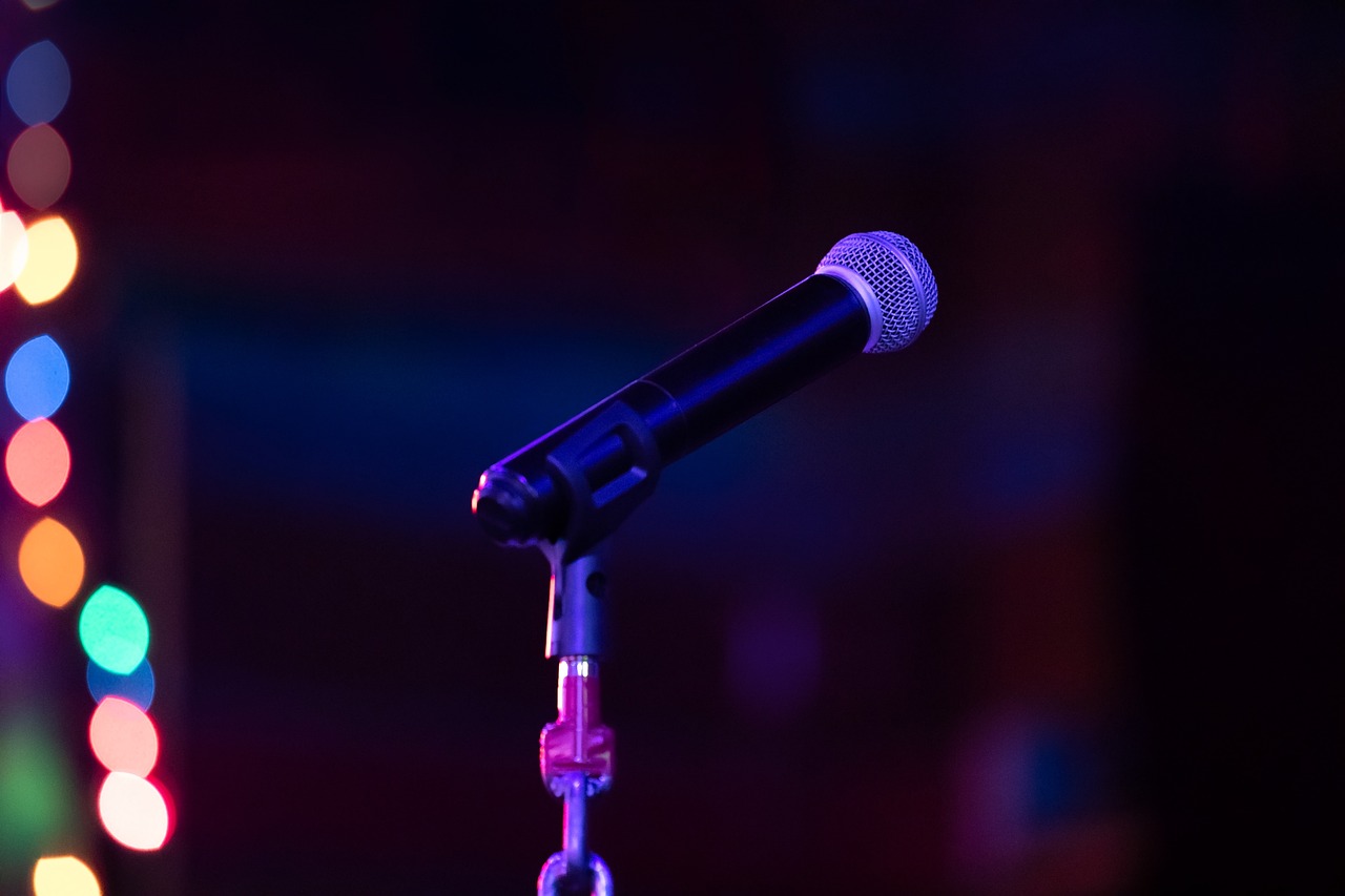 High Performance Speaker for Corporate Events: What to Look for and Why It Matters