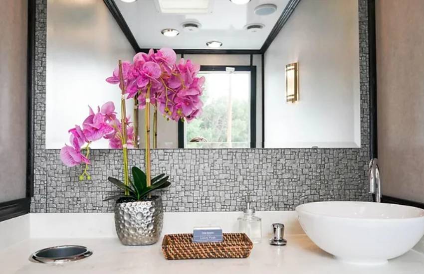 Luxury Portable restrooms