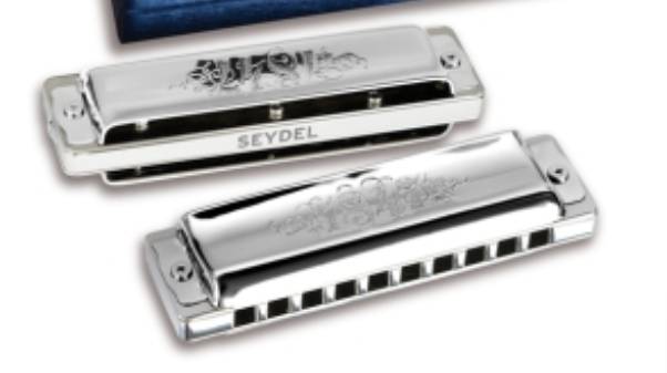 chromatic tremolo harmonica