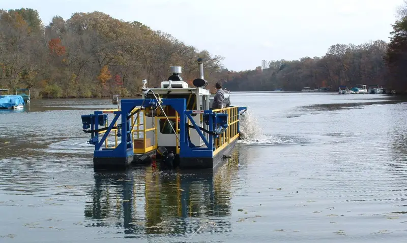 lake dredging equipment